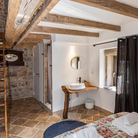 Chateau Du Souzy Hotel